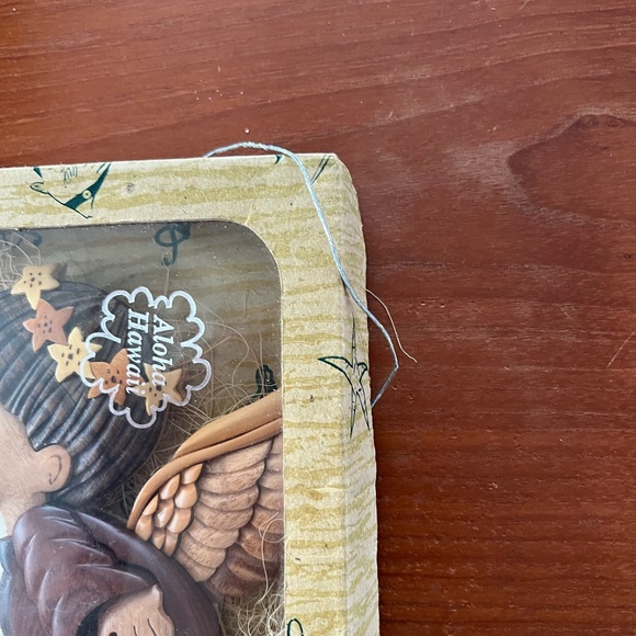 Hawaii crafted handmade wood art kissing angels - Picture 12 of 16